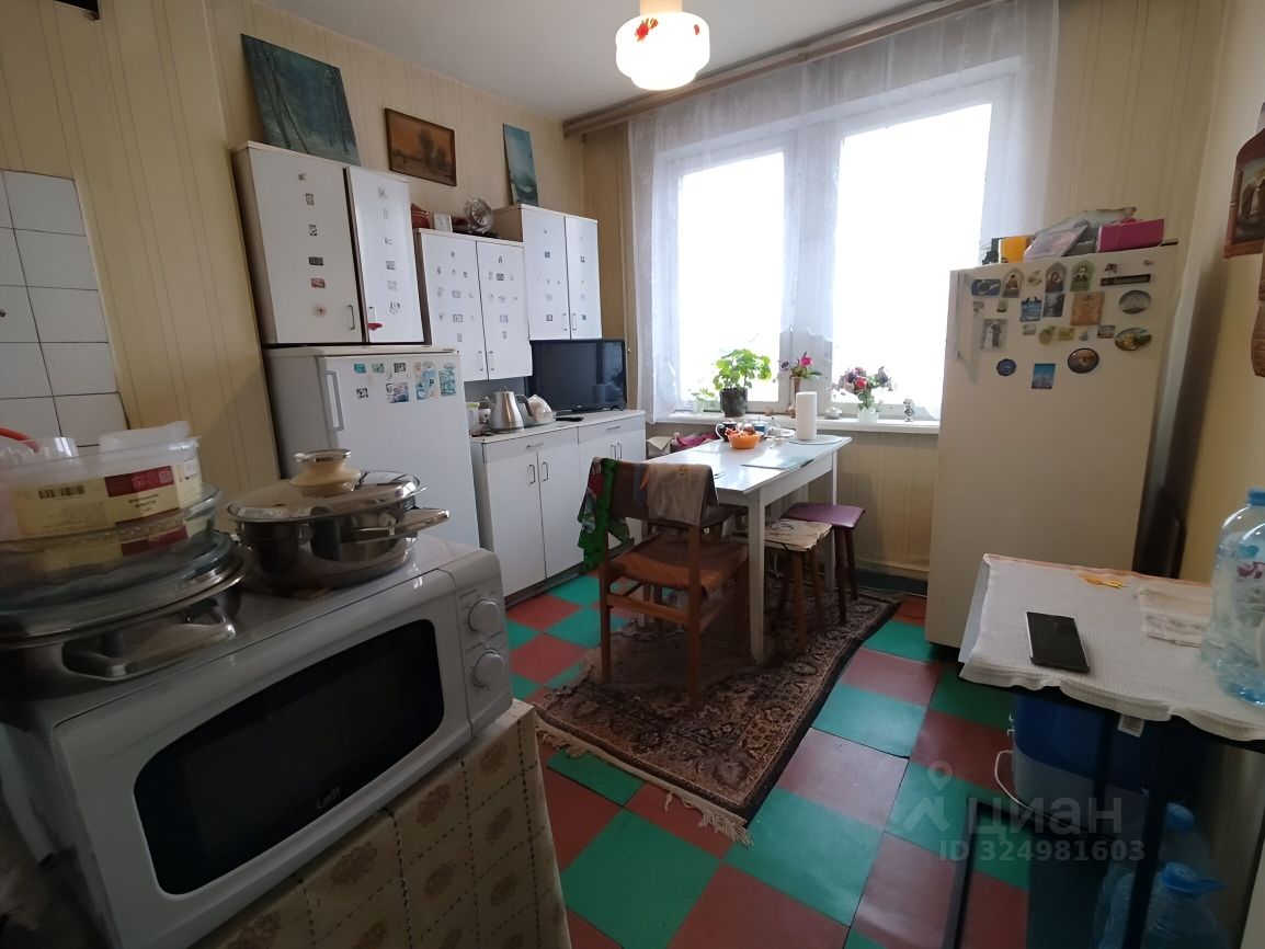 Продажа 3-комн квартиры на вторичном рынке Заря мкр, Балашиха, улица Молодежная,  д. 1