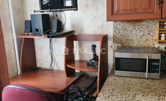 Продажа 1-комн квартиры на вторичном рынке Лобня г, Окружная ул,  д. 1