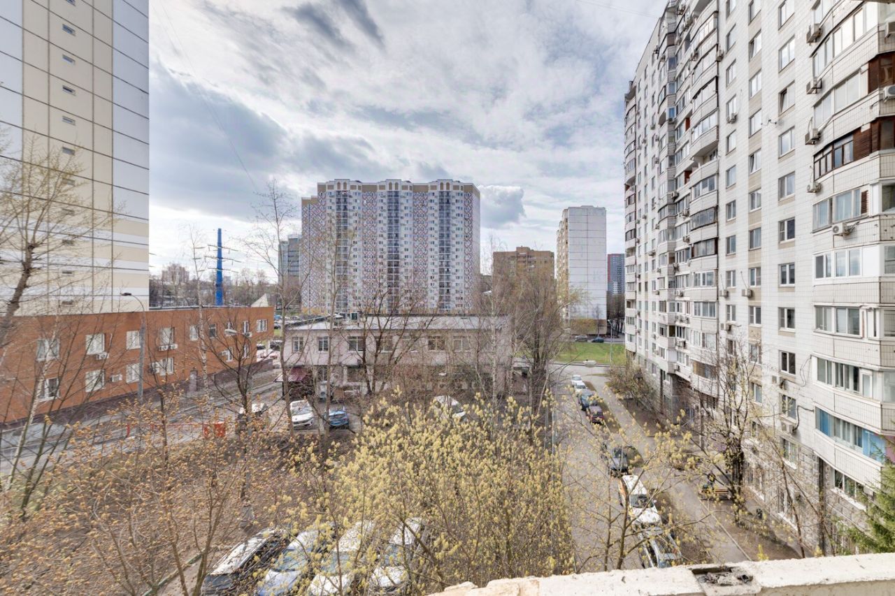 Продажа 2-комн квартиры на вторичном рынке Кастанаевская улица, 51К1