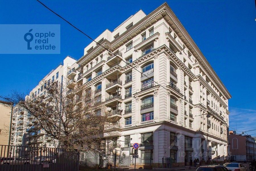Продажа 4-комн квартиры на вторичном рынке Казарменный переулок, 3