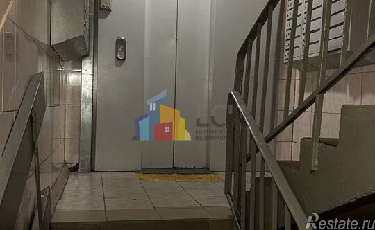 Продажа 1-комн квартиры на вторичном рынке Судостроительная улица,  д. 1