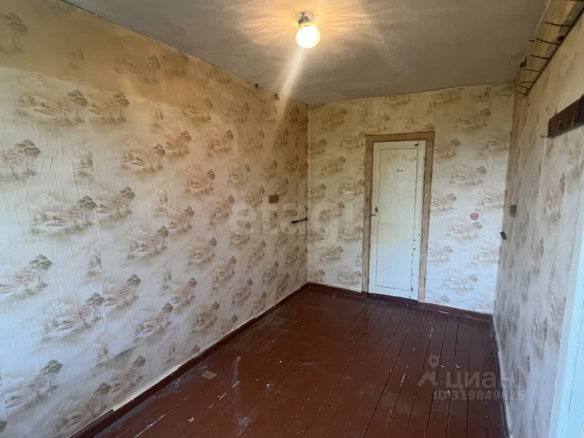 Продажа 2-комн квартиры на вторичном рынке Кириши, проспект Ленина, 4