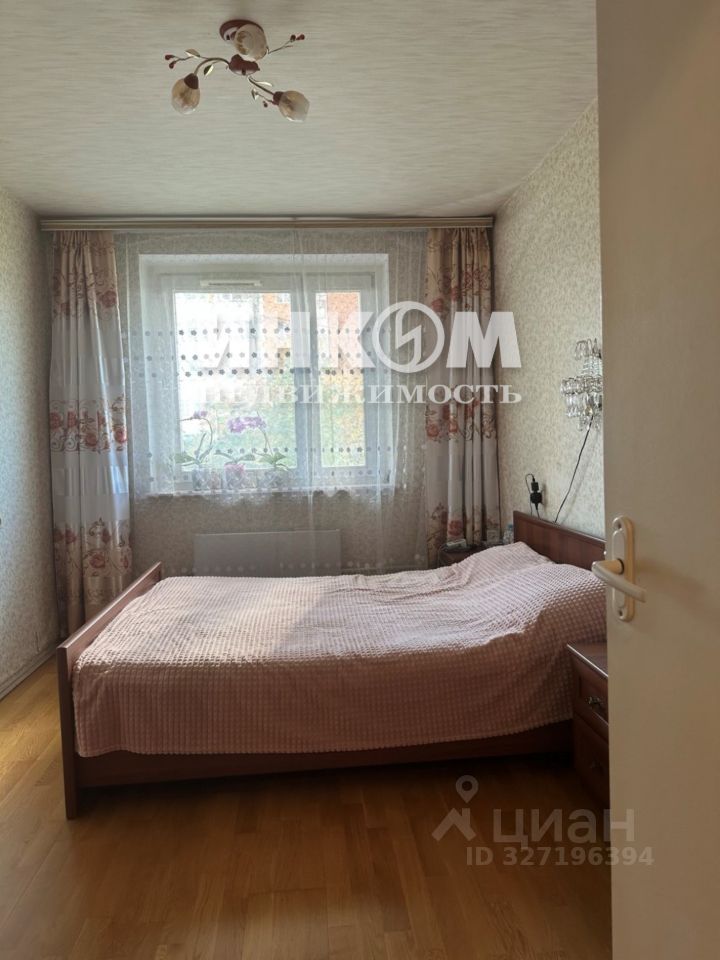 Продажа 4-комн квартиры на вторичном рынке улица Маршала Савицкого, 4к2