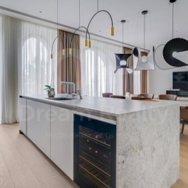 Продажа 3-комн квартиры на вторичном рынке Тружеников 1-й пер,  д. 16,  к. 8