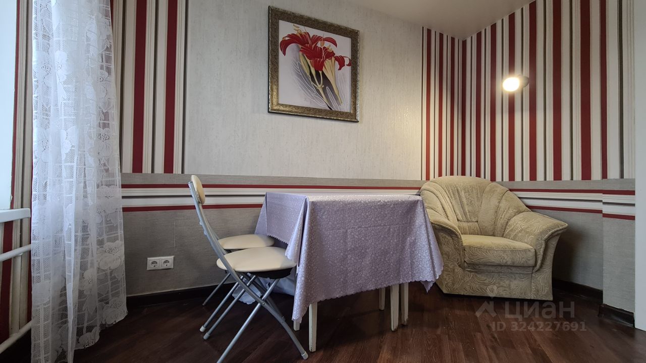 Аренда 3-комн квартиры на вторичном рынке улица Бестужевых,  д. 9А