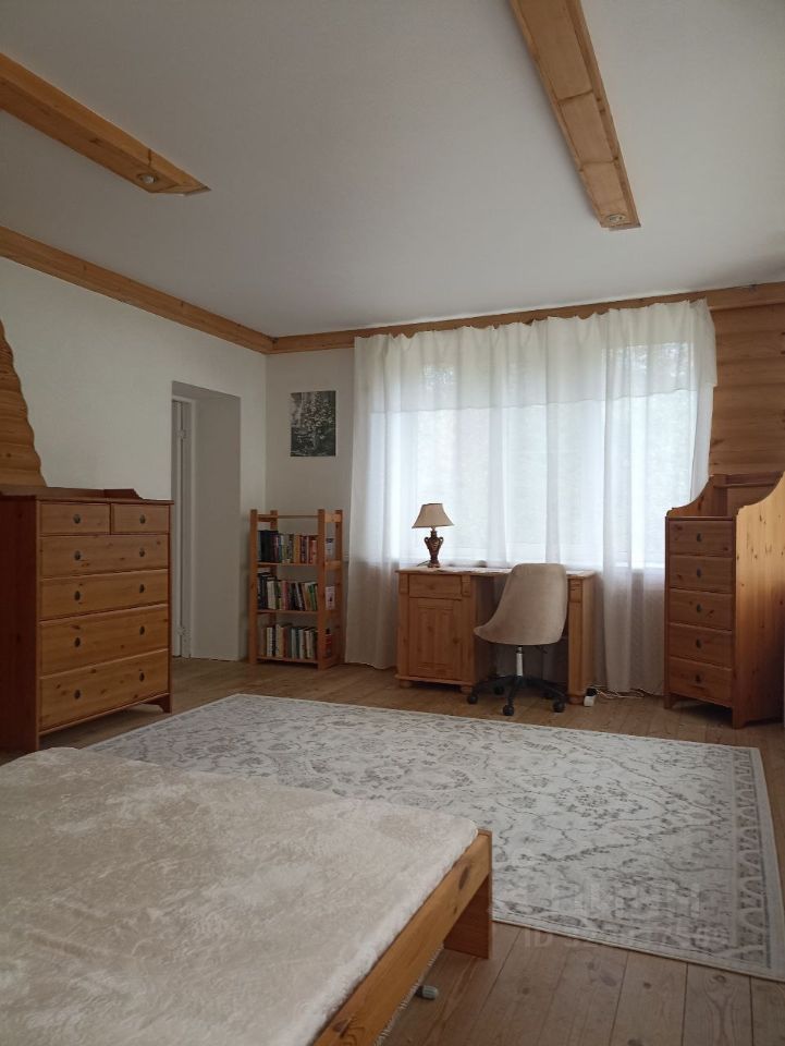 Продажа 2-комн квартиры на вторичном рынке пос. Ильичево, улица Парковая, 1