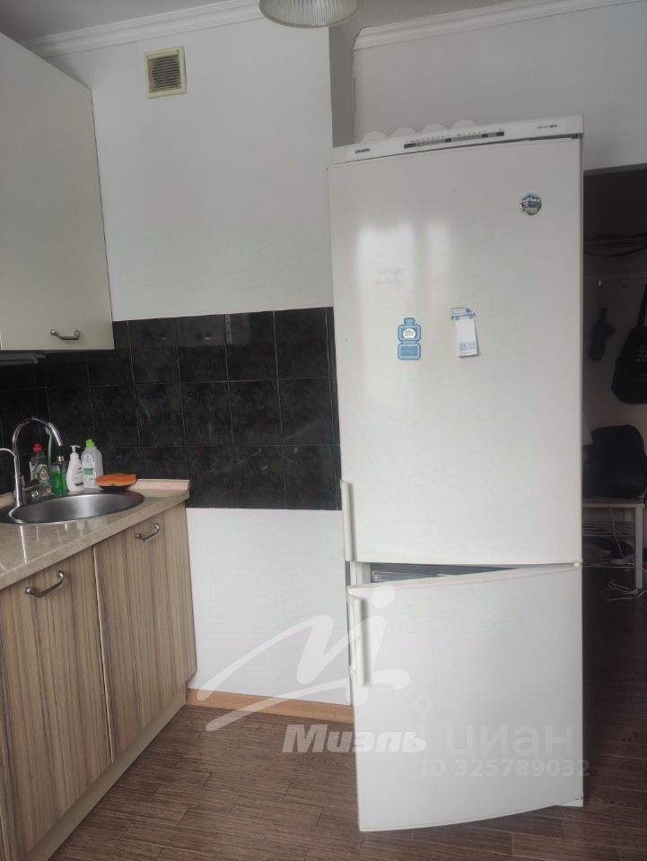 Продажа 4-комн квартиры на вторичном рынке улица Свободы, 42