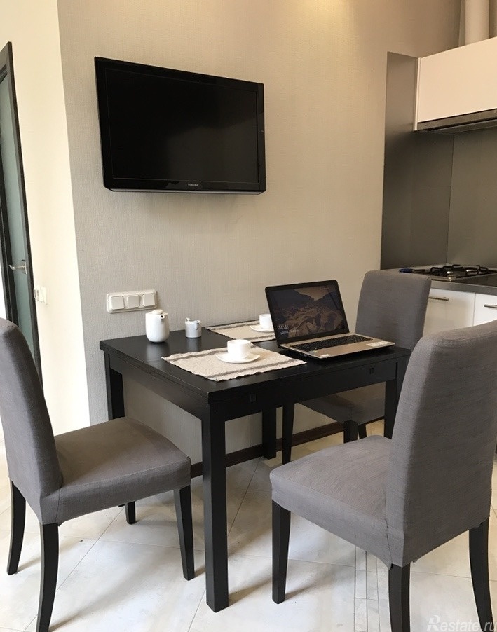 Аренда 3-комн квартиры на вторичном рынке Оренбургская ул,  д. 2