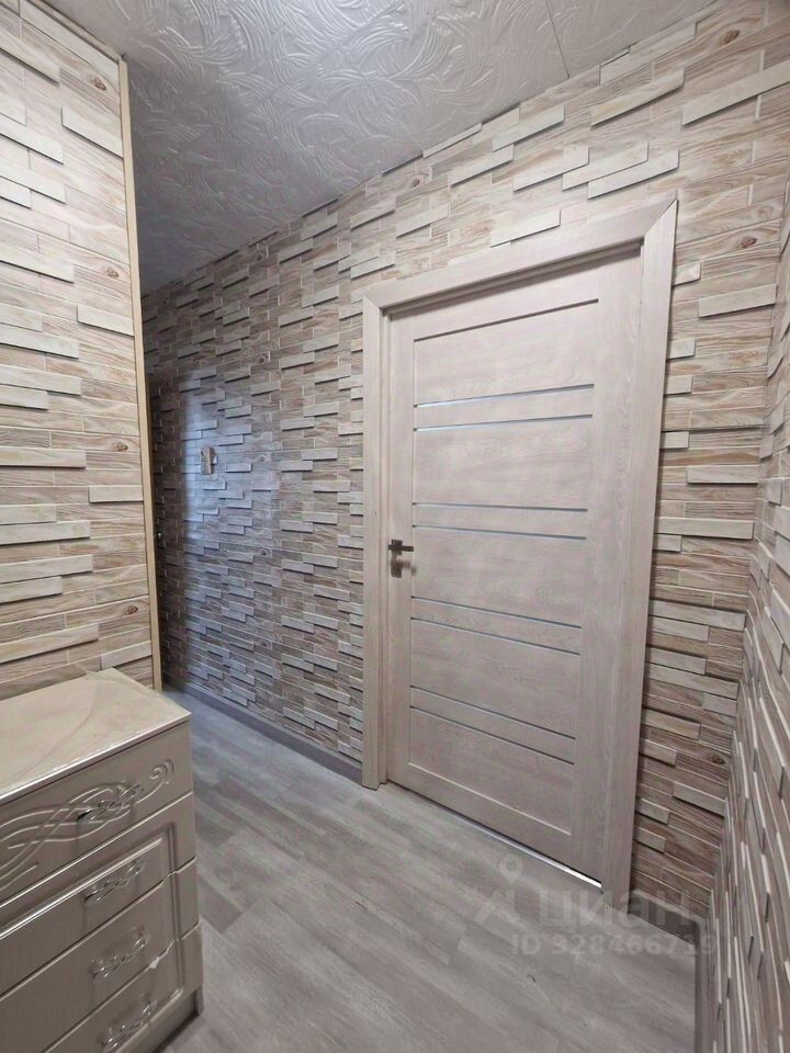 Продажа 1-комн квартиры на вторичном рынке Климовск мкр, улица Школьная,  д. 7