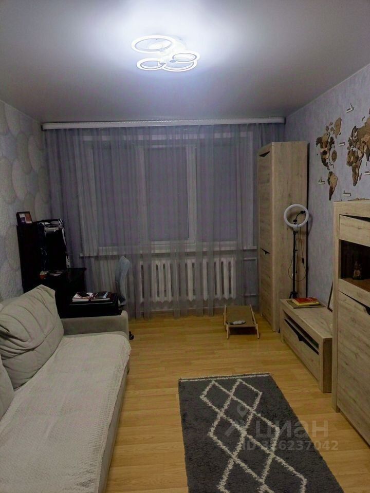 Продажа 2-комн квартиры на вторичном рынке Сланцы, улица Гагарина, 58