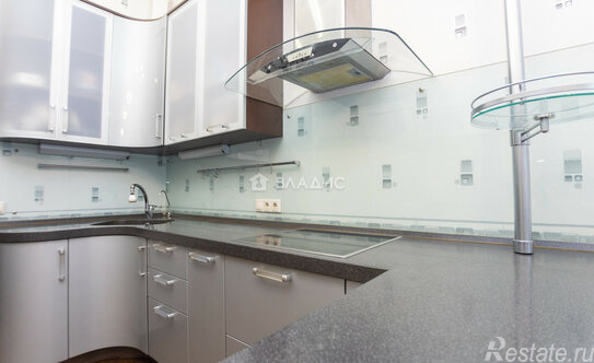 Продажа 4-комн квартиры на вторичном рынке Троицкая ул,  д. 5