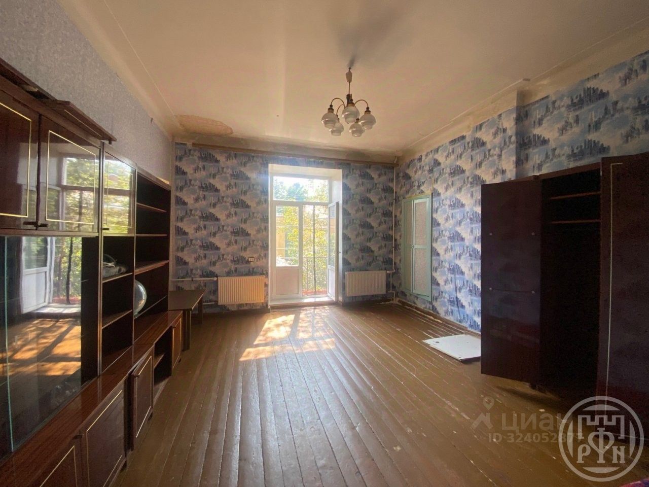 Продажа 3-комн квартиры на вторичном рынке Ломоносов, Дворцовый проспект, 51