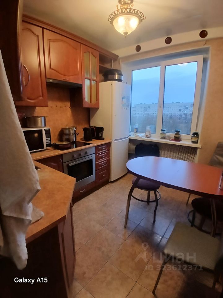 Продажа 3-комн квартиры на вторичном рынке Колпино, улица Братьев Радченко, 25