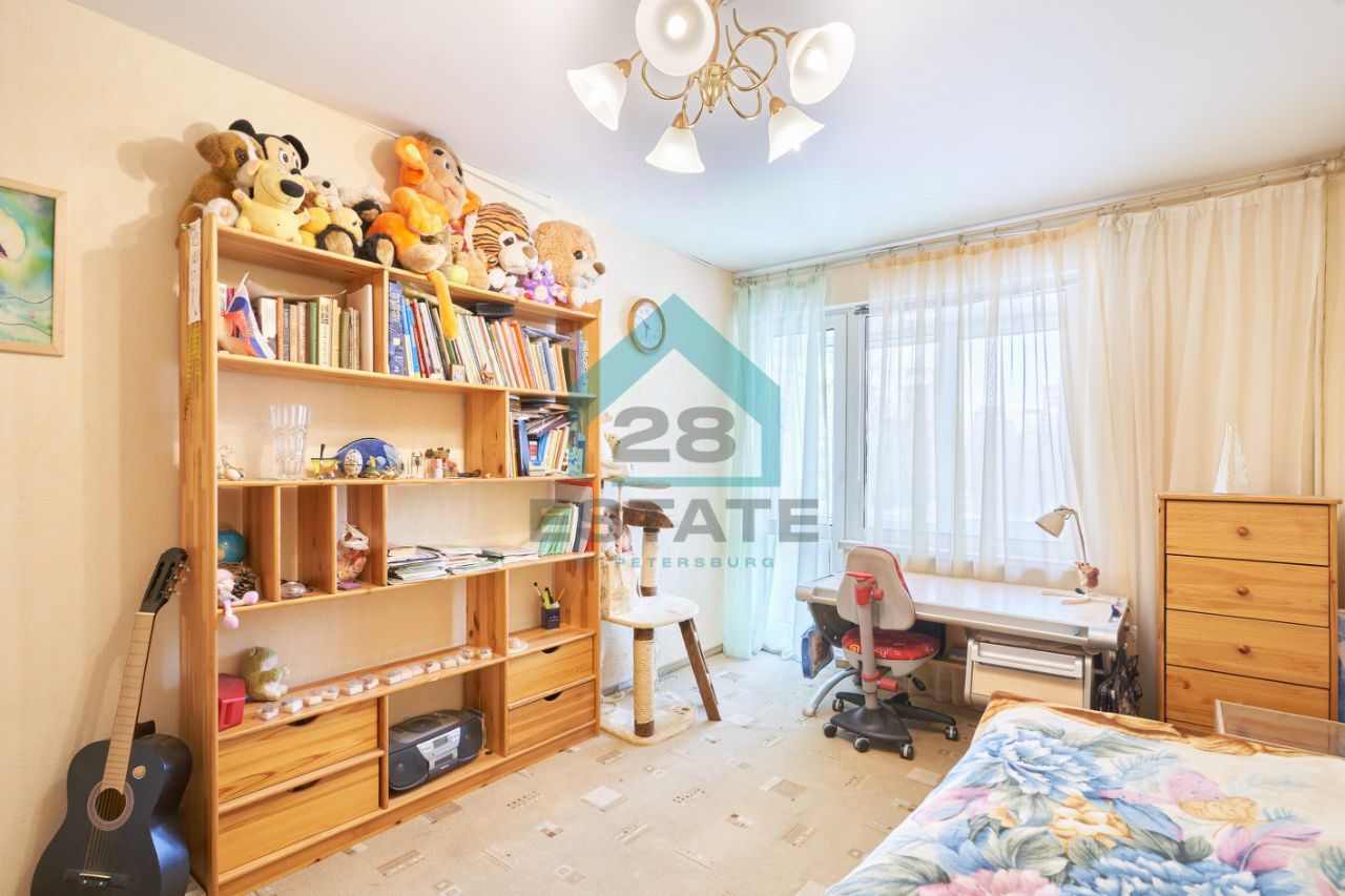 Продажа 3-комн квартиры на вторичном рынке проспект Кузнецова, 20
