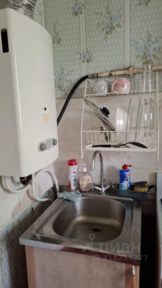 Продажа 1-комн квартиры на вторичном рынке пос. Металлострой, Плановая улица, 4