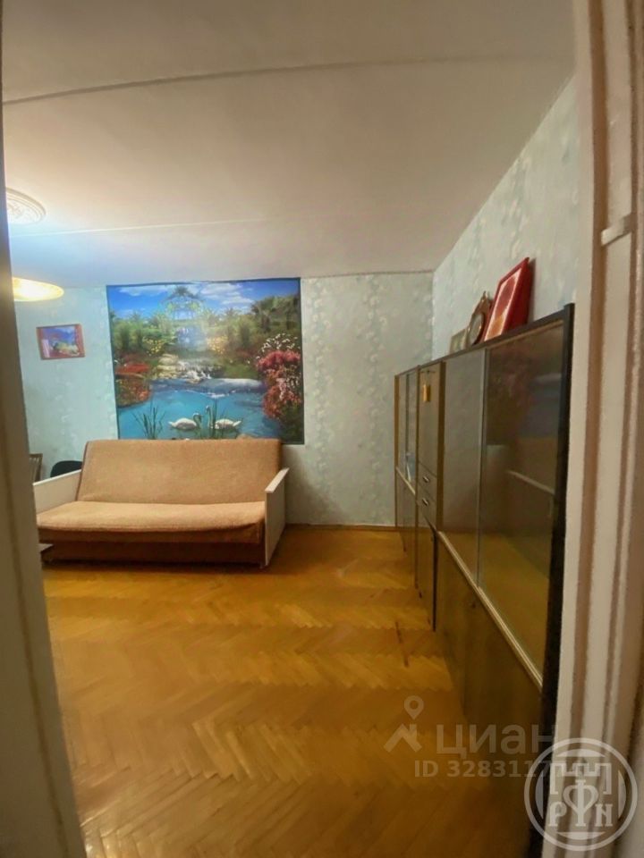 Продажа 2-комн квартиры на вторичном рынке Ломоносов, Владимирская улица, 25
