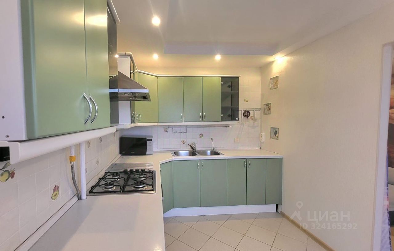 Продажа 2-комн квартиры на вторичном рынке Северный ао, улица 8 Марта, 8к2