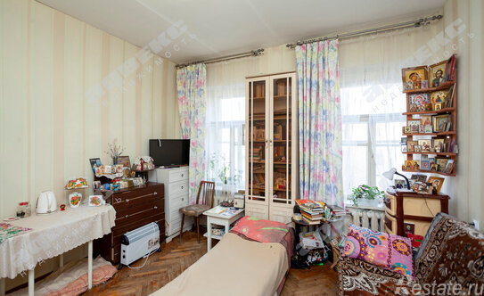 Продажа 4-комн квартиры на вторичном рынке ул Яблочкова,  д. 1