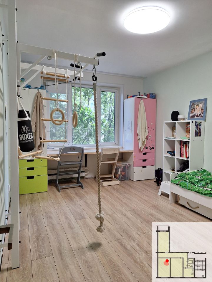 Продажа 3-комн квартиры на вторичном рынке Вяземская улица, 14