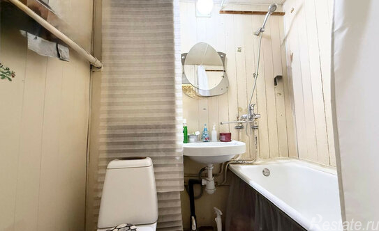 Продажа 1-комн квартиры на вторичном рынке улица Хлобыстова,  д. 20 к3