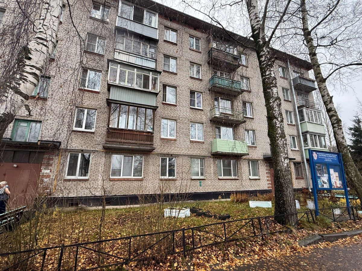 Продажа 3-комн квартиры на вторичном рынке пос. Петро-Славянка, дорога На Петро-Славянку, 2АБ