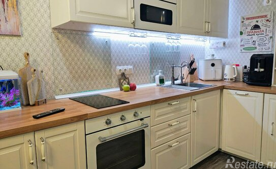 Продажа 3-комн квартиры на вторичном рынке Сертолово г, Златоглавая (Черная Речка мкр.) ул,  д. 3 к2