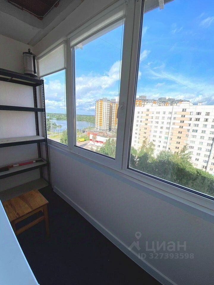 Аренда 1-комн квартиры на вторичном рынке Имени Свердлова пгт, проезд Западный, 12