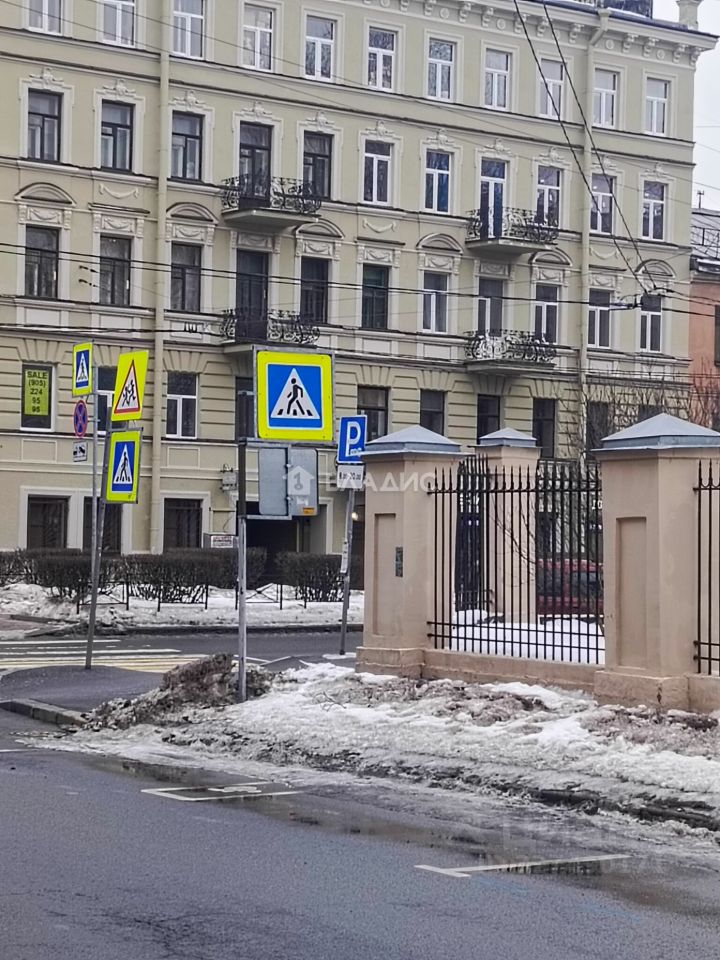 Продажа 3-комн квартиры на вторичном рынке улица Черняховского,  д. 11В