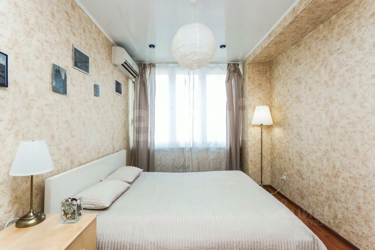 Продажа 2-комн квартиры на вторичном рынке улица Новый Арбат, 26