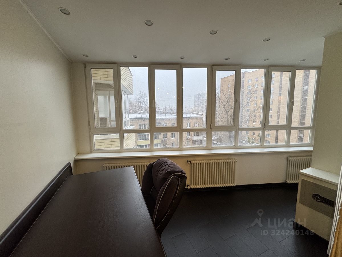 Продажа 4-комн квартиры на вторичном рынке 2-я Квесисская улица, 20к1