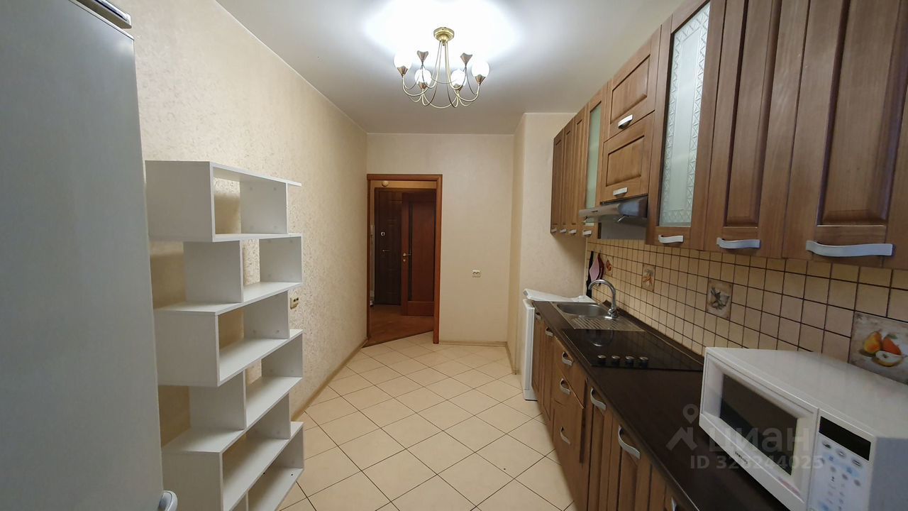 Продажа 1-комн квартиры на вторичном рынке Учительская улица, 18к1