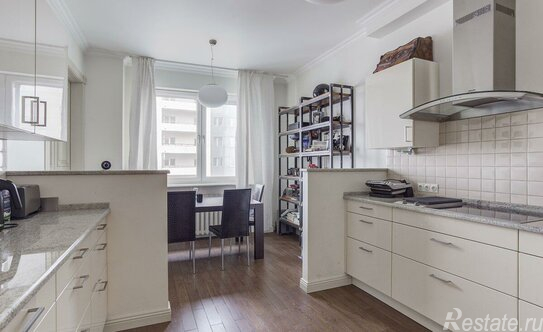 Продажа 4-комн квартиры на вторичном рынке проезд Берёзовой Рощи,  д. 8