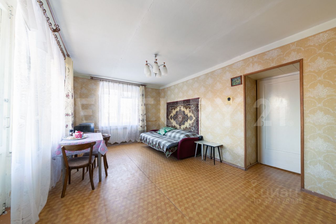 Продажа 2-комн квартиры на вторичном рынке Петергоф, бульвар Разведчика, 8к4