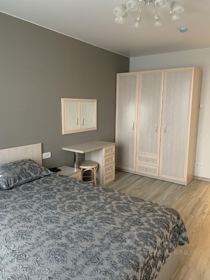 Аренда 2-комн квартиры на вторичном рынке улица Салова, 61