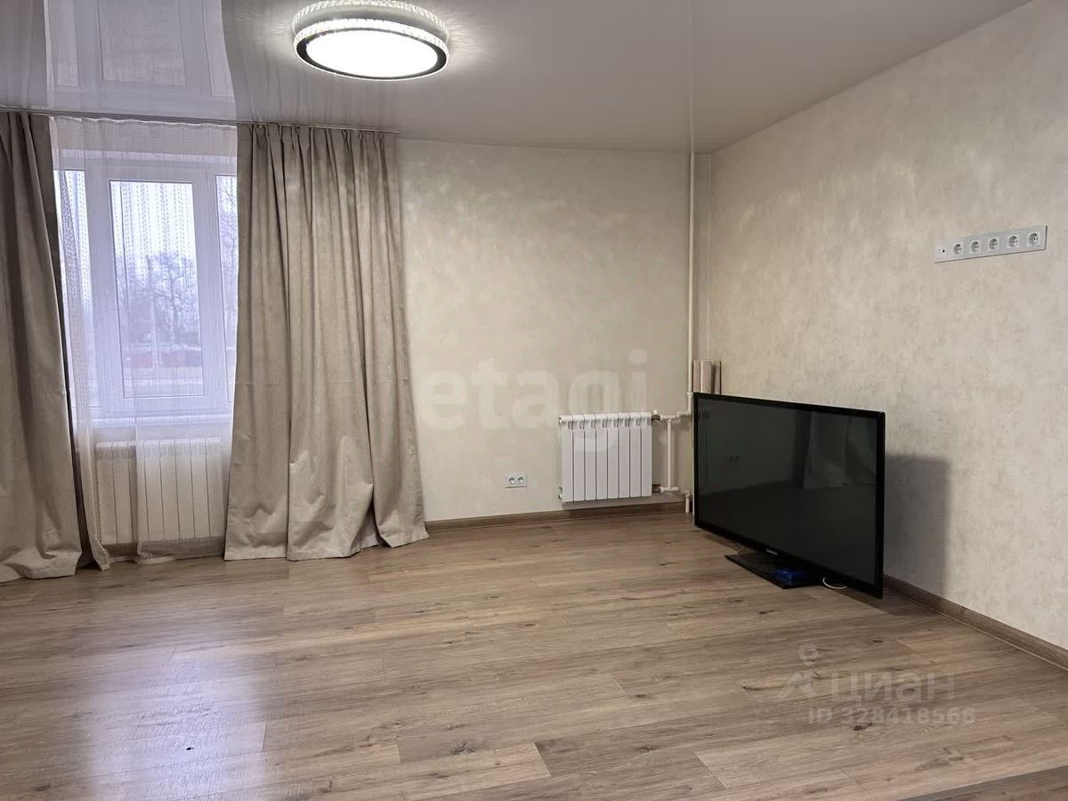 Продажа 2-комн квартиры на вторичном рынке улица Червонного Казачества, 42