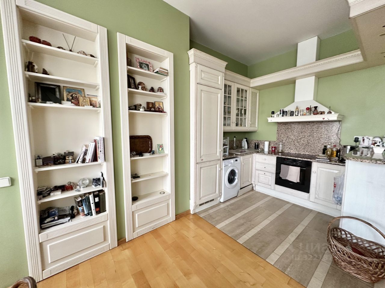 Продажа 4-комн квартиры на вторичном рынке Большой Ржевский переулок, 11