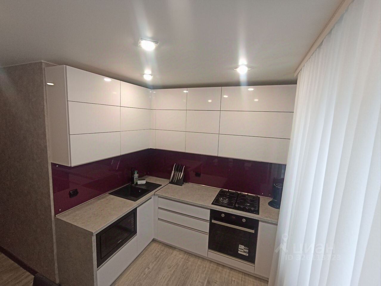 Продажа 2-комн квартиры на вторичном рынке Луга, проспект Володарского,  д. 40