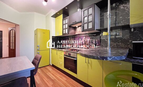 Продажа 1-комн квартиры на вторичном рынке улица Есенина,  д. 1 к1