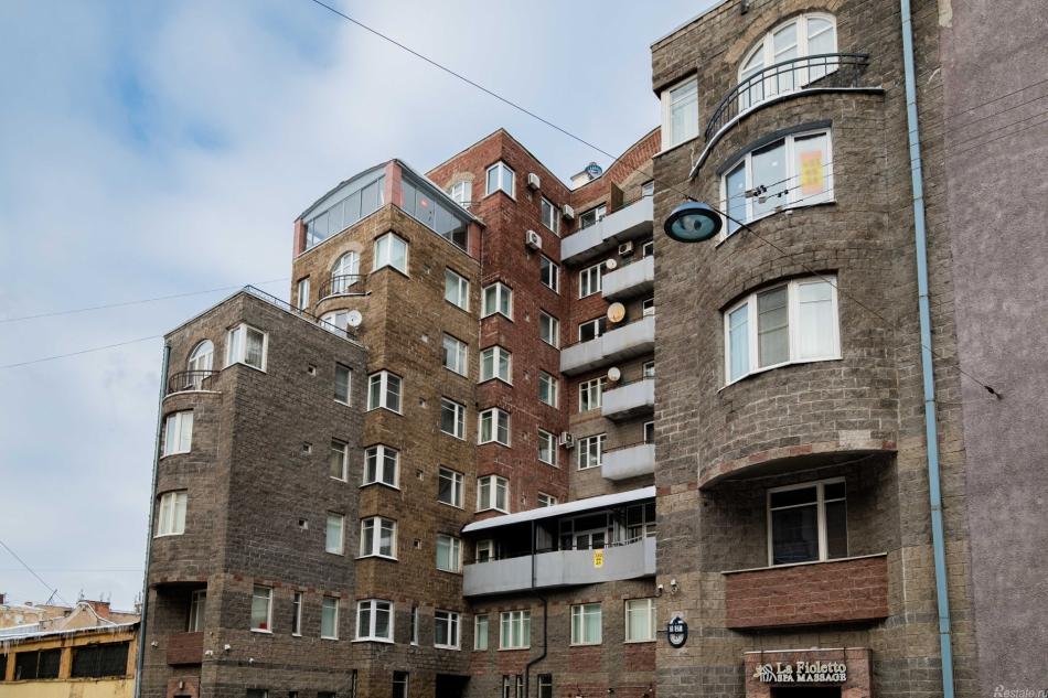 Продажа 5-комн квартиры на вторичном рынке Ораниенбаумская ул,  д. 21