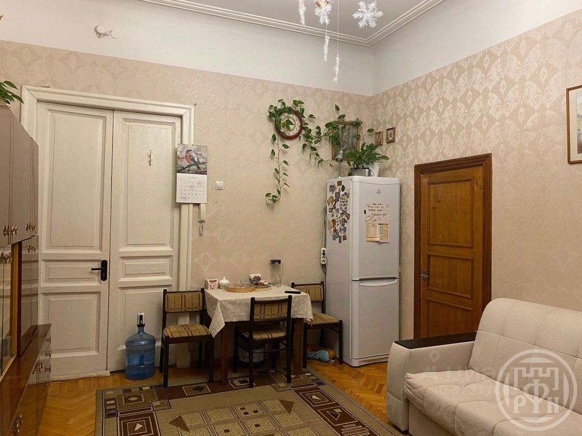 Продажа 5-комн квартиры на вторичном рынке Каменноостровский проспект, 50