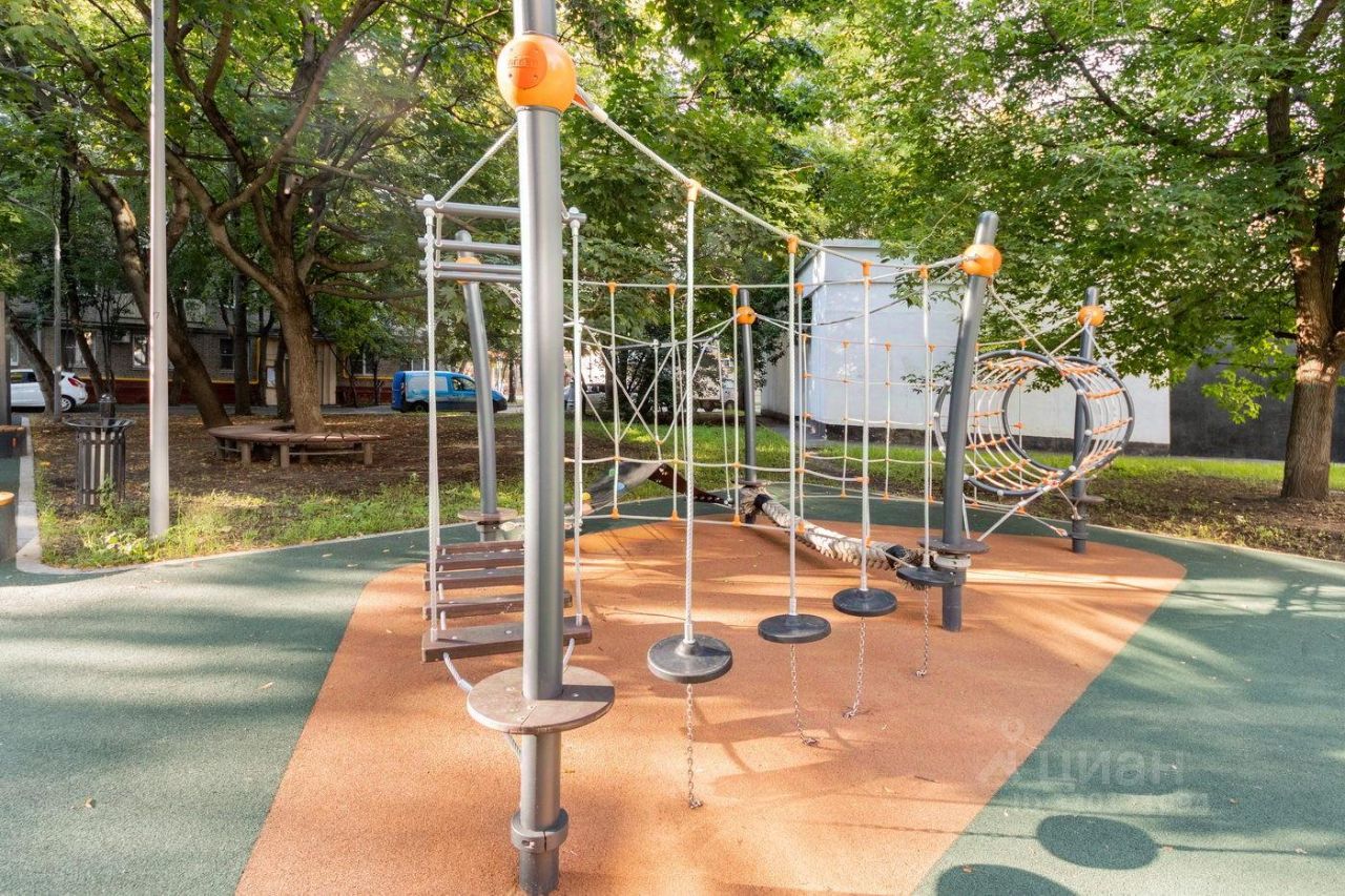 Продажа 2-комн квартиры на вторичном рынке улица Ефремова, 15/22
