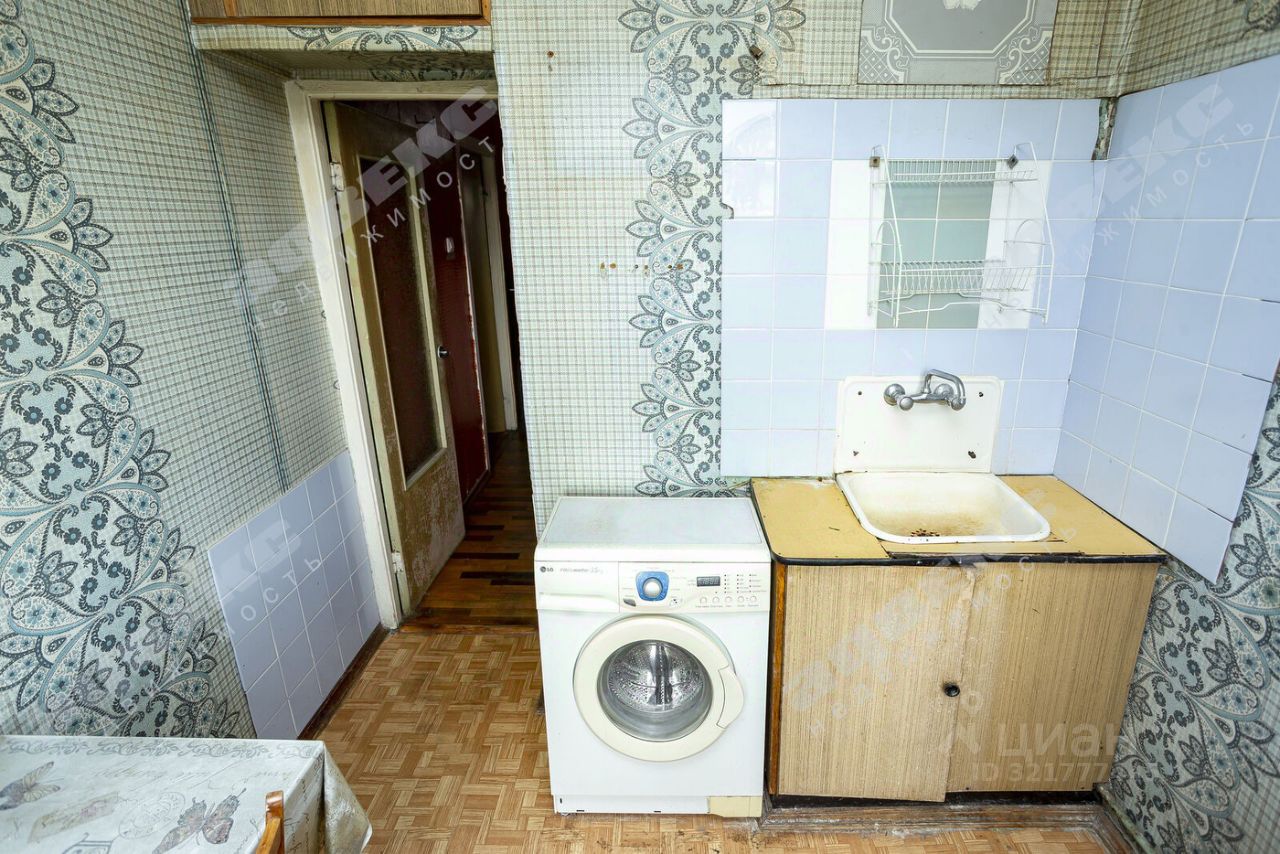 Продажа 1-комн квартиры на вторичном рынке проспект Ветеранов, 92