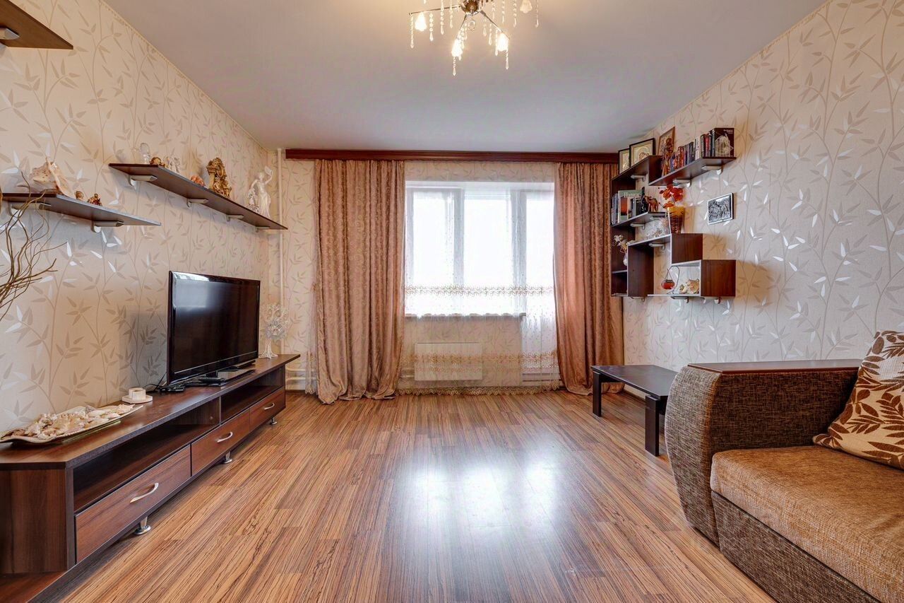 Продажа 2-комн квартиры на вторичном рынке пос. Совхоза имени Ленина, 17к3