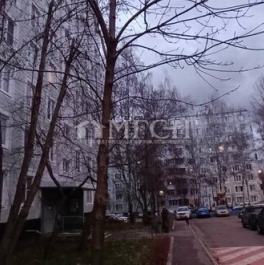 Продажа 2-комн квартиры на вторичном рынке Карельский бульвар,  д. 2 к2