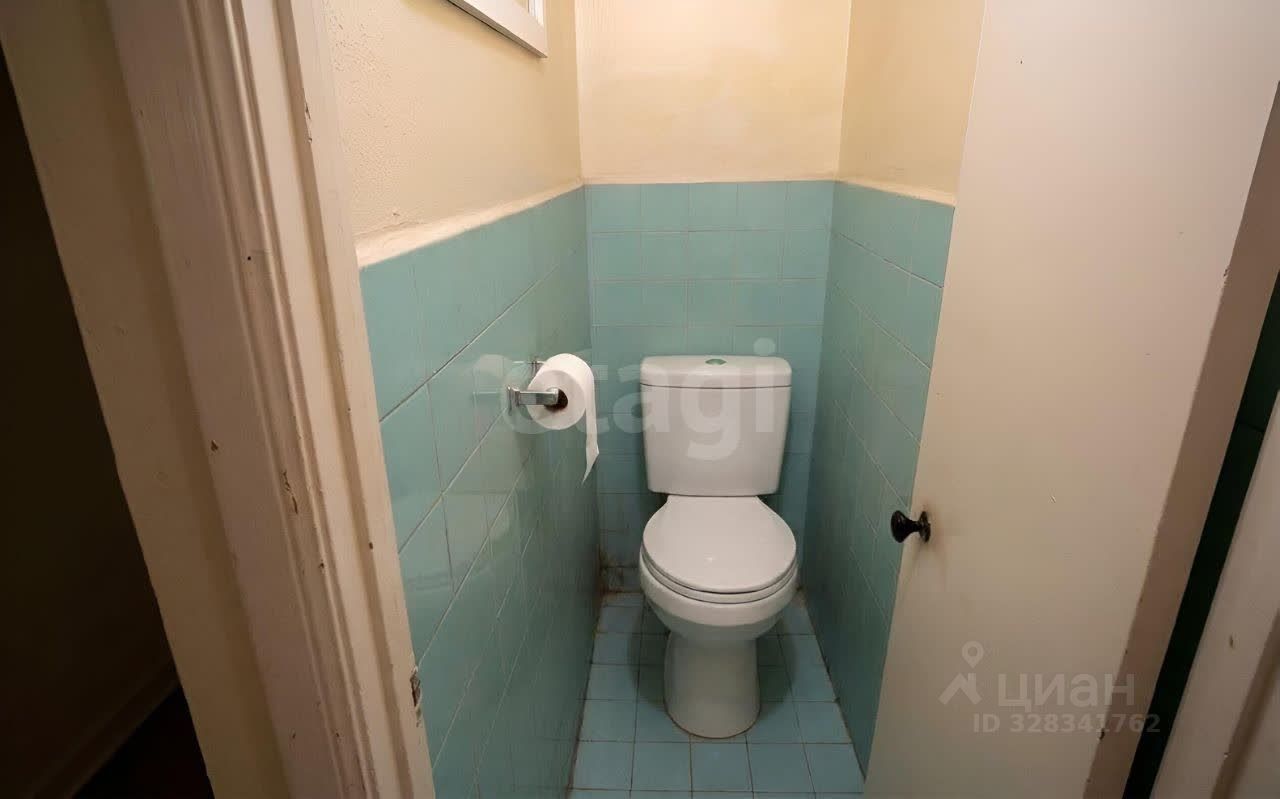 Продажа 2-комн квартиры на вторичном рынке 40 лет Октября пр-кт,  д. 19