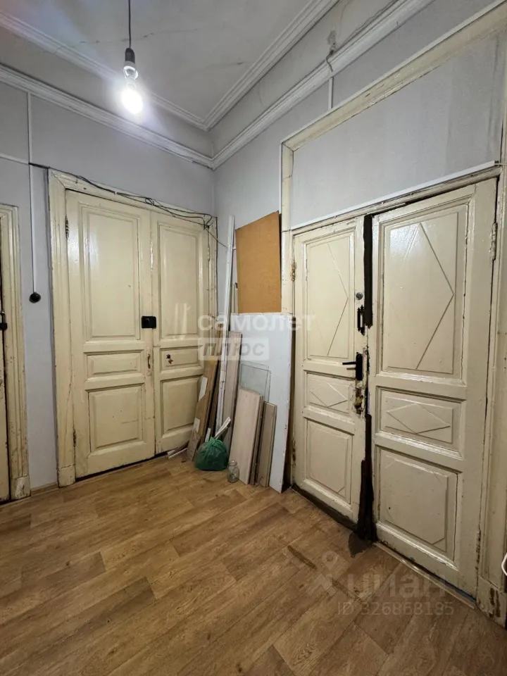 Продажа 5-комн квартиры на вторичном рынке Полтавская улица, 8