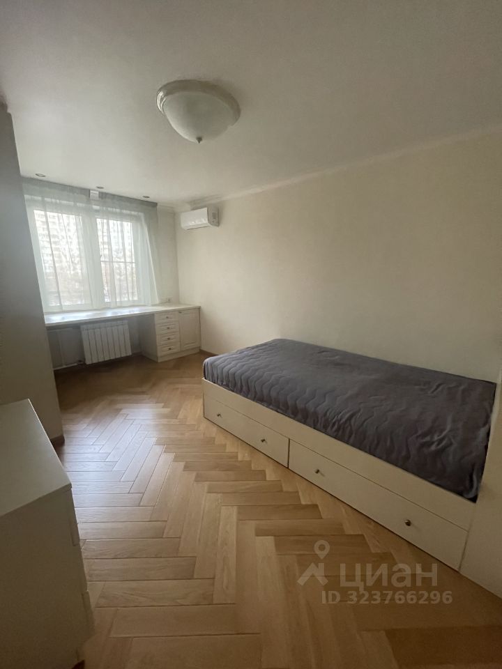 Продажа 4-комн квартиры на вторичном рынке улица Полины Осипенко, 16