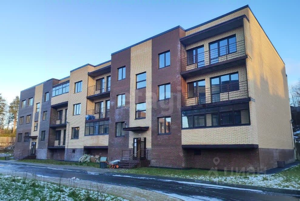 Продажа 2-комн квартиры на вторичном рынке д. Юкки, улица Тенистая, 11к2