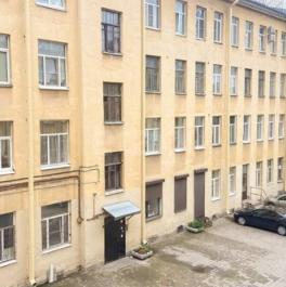 Продажа 3-комн квартиры на вторичном рынке линия 8-я В.О.,  д. 45/34