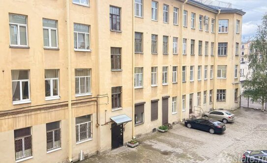 Продажа 3-комн квартиры на вторичном рынке линия 8-я В.О.,  д. 45/34